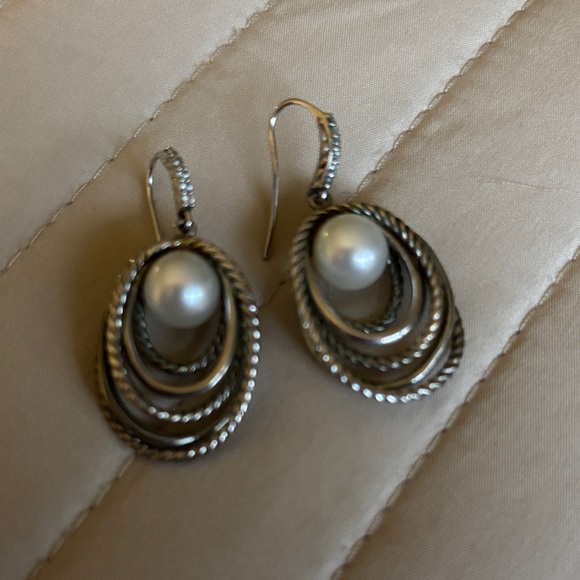 David Yurman Silver and Pearl Hoop Earrings - Picture 1 of 4